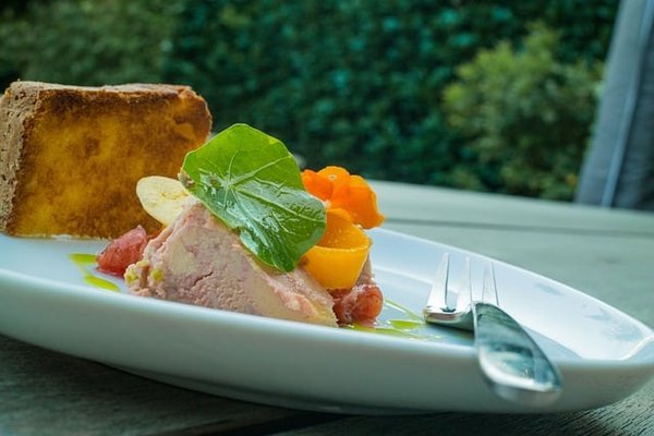 Les Secrets d'une Cuisine Parfaite : Comment Cuisiner le Foie Gras de Canard Cru